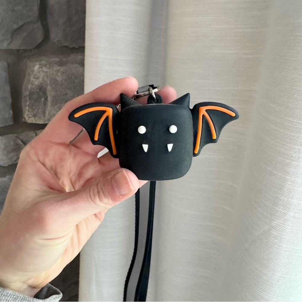 BATH AND BODY WORKS BAT Hand Sanitizer Lanyard holder